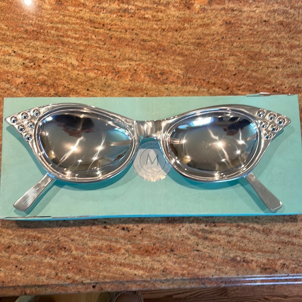 Mariposa sunglasses sectional serving tray brand new in box